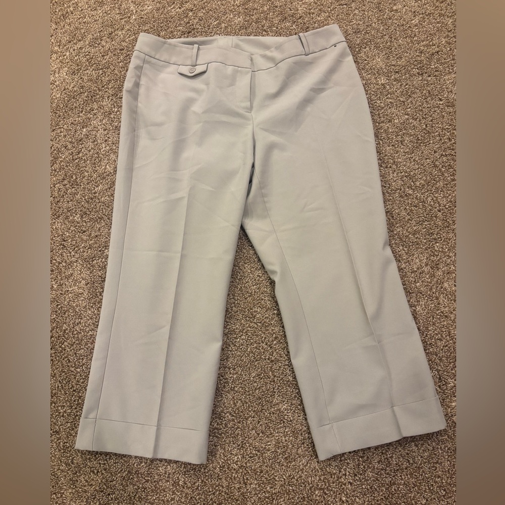 New York & Company Light Gray Cropped Pants